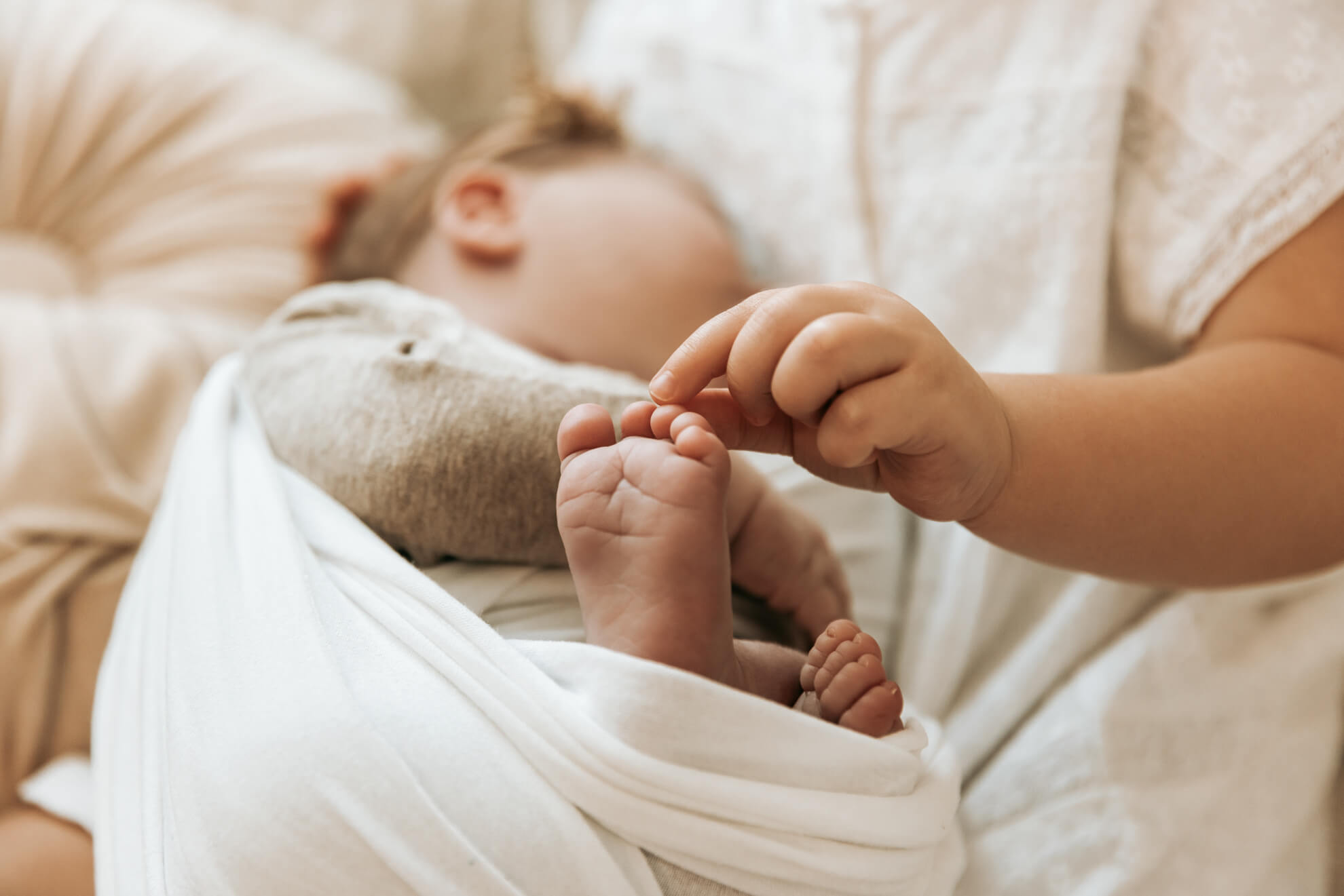Newborn Baby Geschwister Shooting Bildgefühle Odenwald Newborn Baby Geschwister Shooting Bildgefühle Odenwald